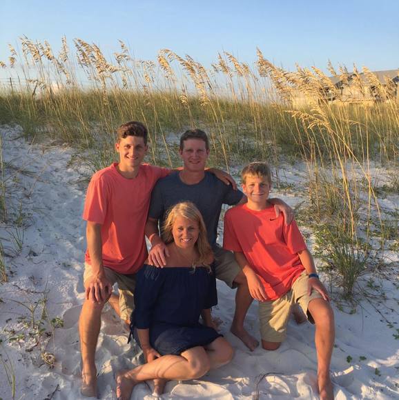 Meet your Posher, Monica - Picture 1 of 1